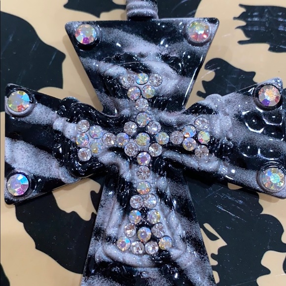 Large cross pendant - Picture 2 of 4